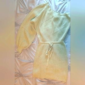 One shoulder sweater dress. Very stretchy fabric. Size Small